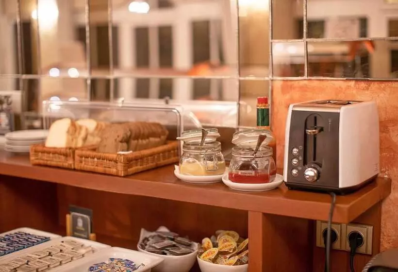 هتل Meteor Plaza Prague