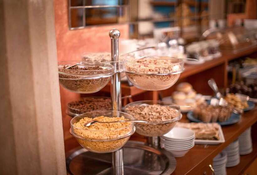 هتل Meteor Plaza Prague