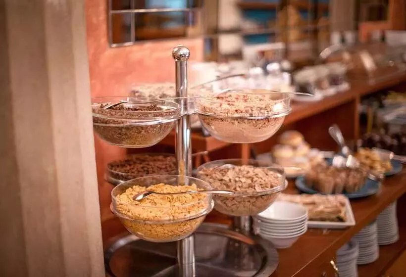 هتل Meteor Plaza Prague