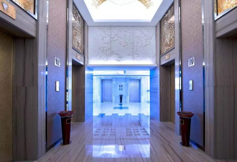 Отель Nanjing Central