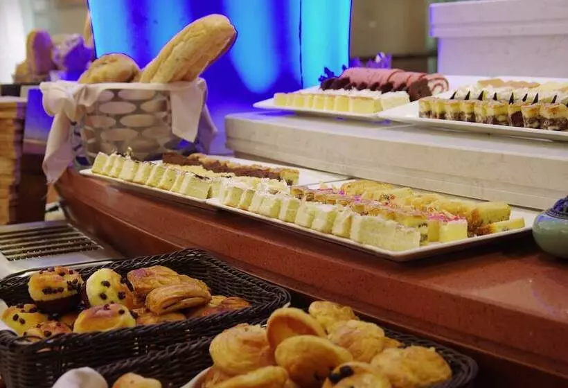 Отель Nanjing Central