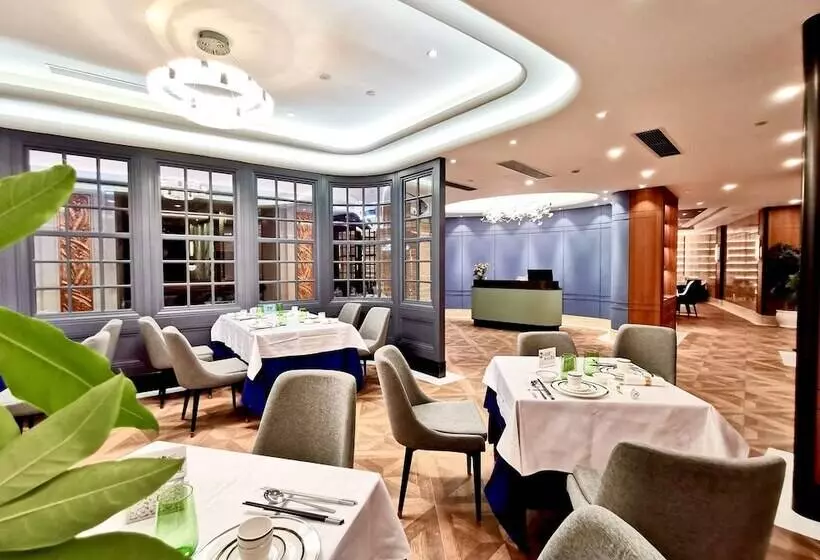 Отель Nanjing Central