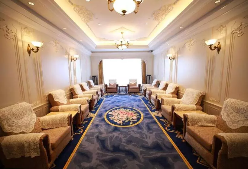 هتل Shanghai Donghu