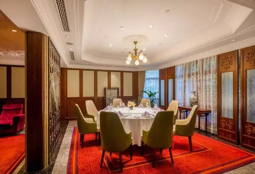 هتل Shanghai Donghu