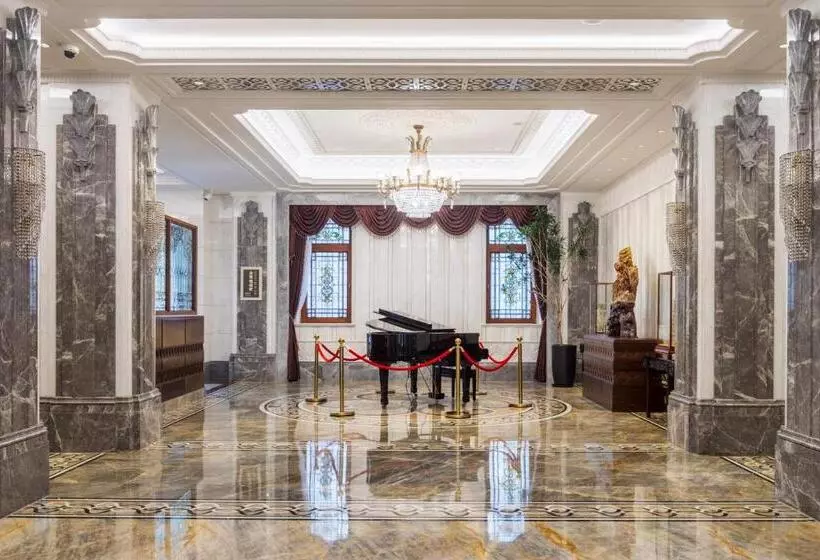 هتل Shanghai Donghu