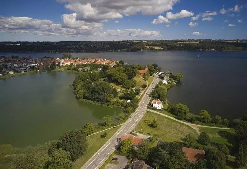 Отель Skanderborghus