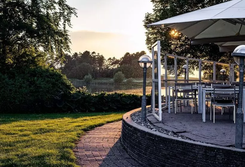 Отель Sørup Herregaard