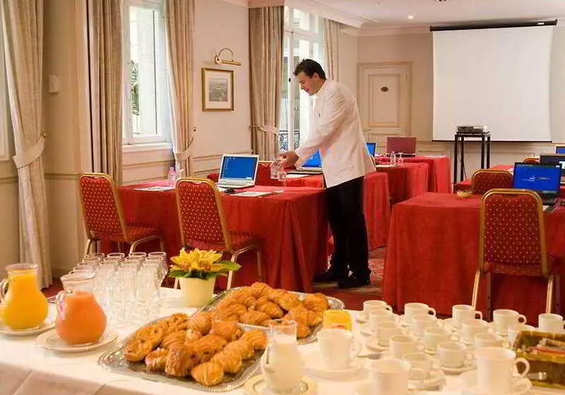 Fraser Suites Le Claridge Champselysees