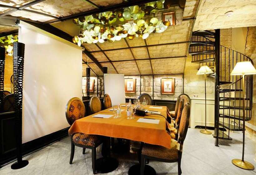 هتل Des Grands Hommes