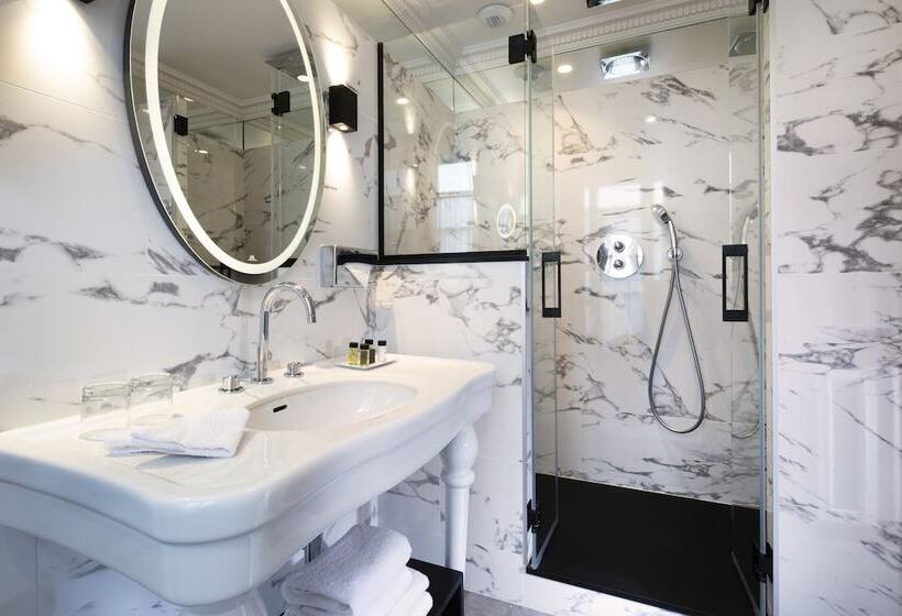 هتل Des Grands Hommes