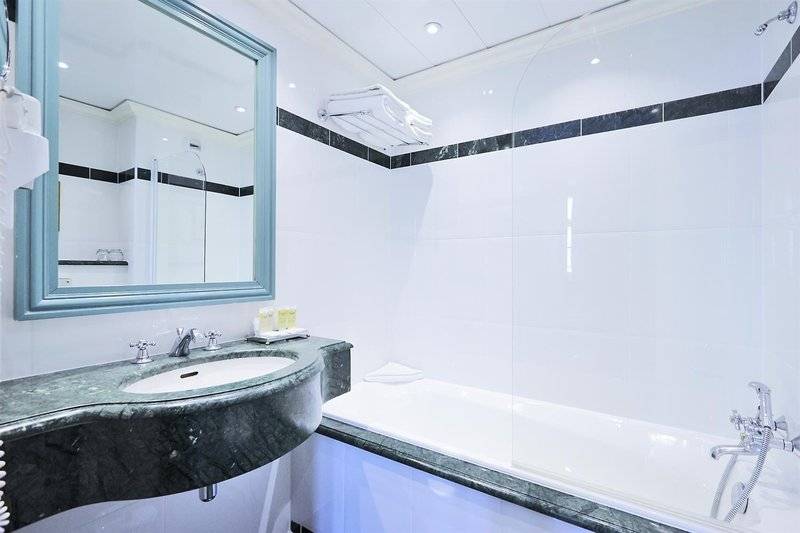 ホテル Golden Tulip  Washington Opera