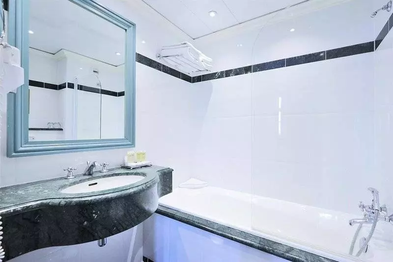 ホテル Golden Tulip  Washington Opera