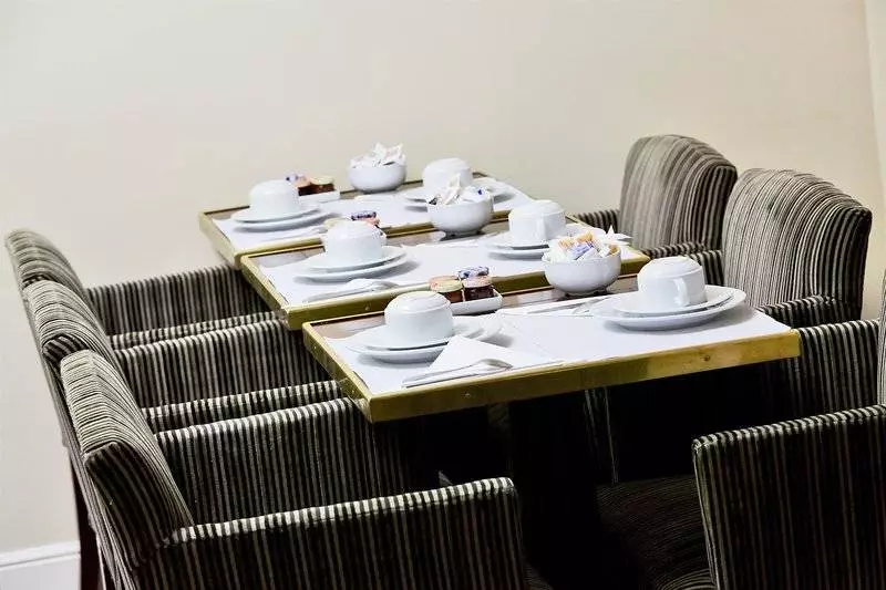 ホテル Golden Tulip  Washington Opera