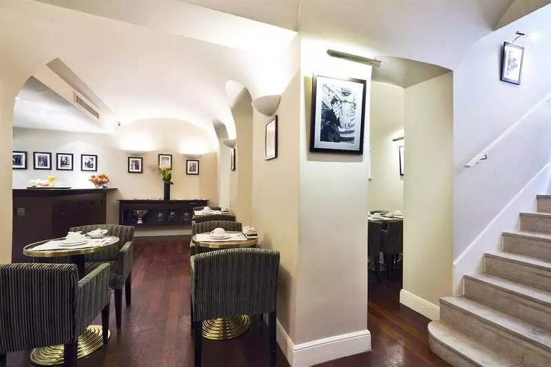 ホテル Golden Tulip  Washington Opera