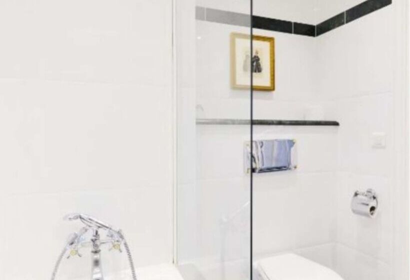 ホテル Golden Tulip  Washington Opera