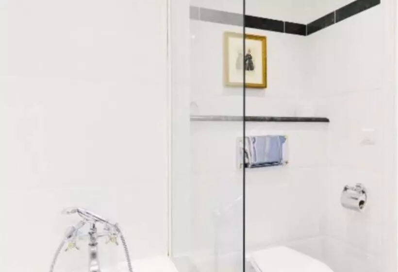 ホテル Golden Tulip  Washington Opera