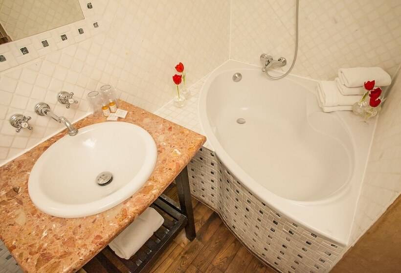 هتل Europe Saint Severin Paris Notre Dame