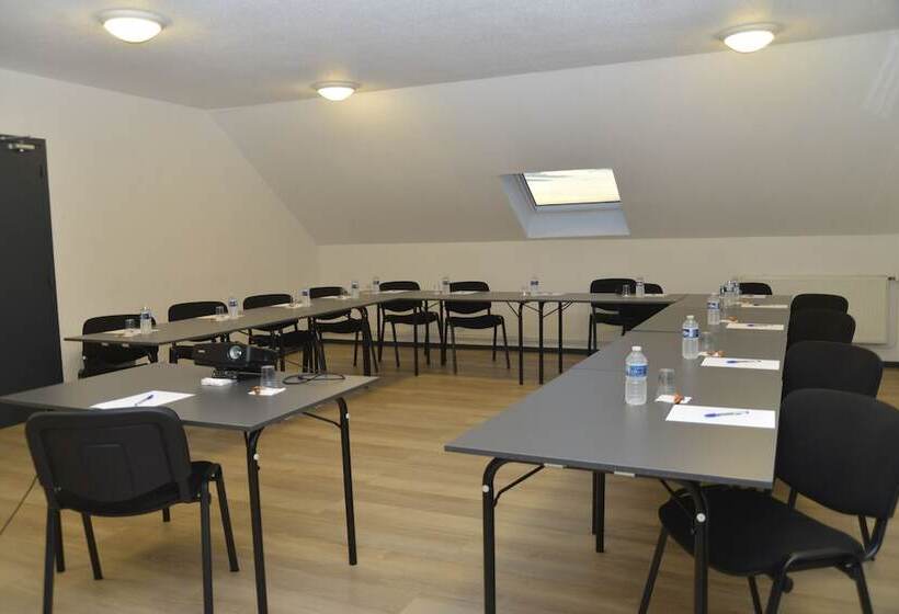 فندق Logis Cris Hôtel, Lyon Est