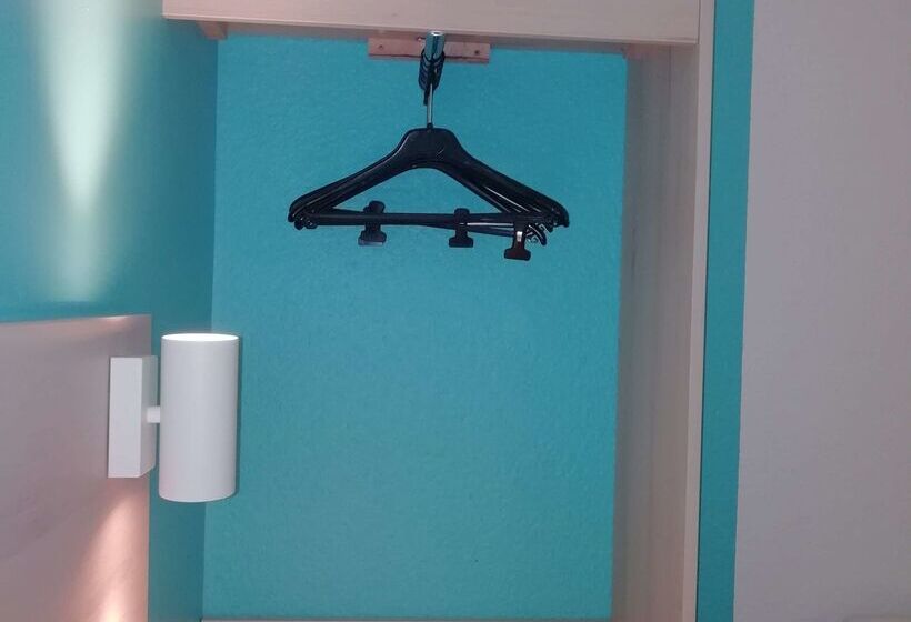 فندق Kyriad Direct Dreux