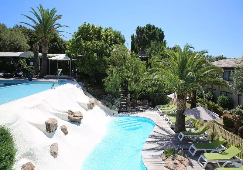 Отель Le Roi Theodore & Spa