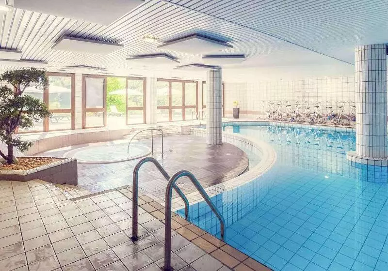 Отель Mercure Tours Sud