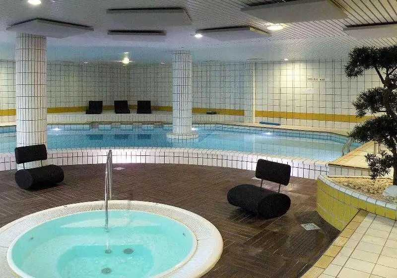 Отель Mercure Tours Sud