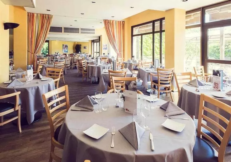 Отель Mercure Tours Sud