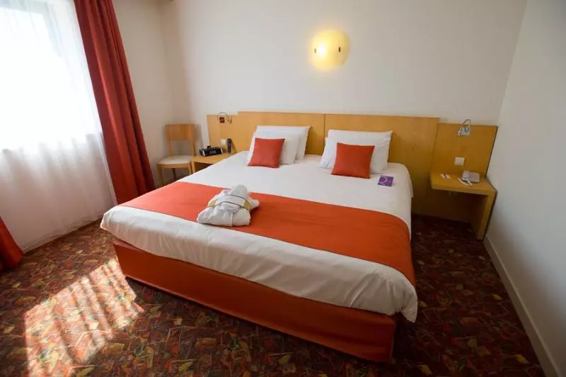 Отель Mercure Tours Sud