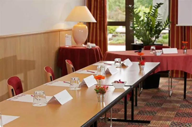 Отель Mercure Tours Sud