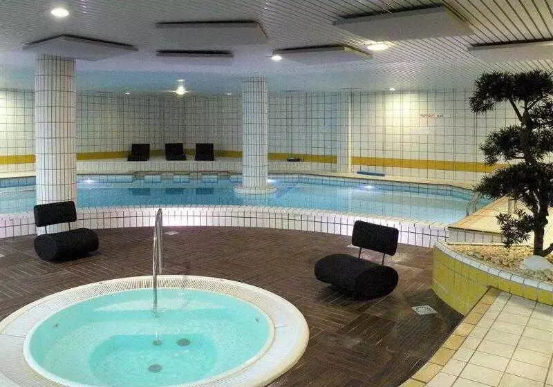 Отель Mercure Tours Sud