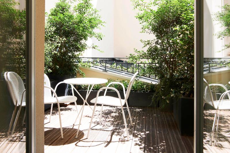 هتل Perpetual Elysée Montaigne