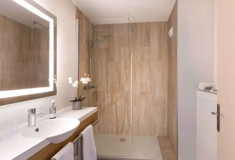 Best Western Les Bains Hotel Et Spa