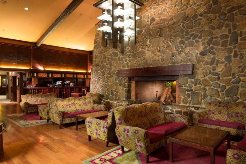 فندق Disney Sequoia Lodge