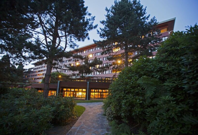 فندق Disney Sequoia Lodge