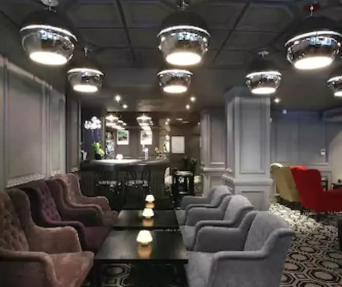 호텔 Le Cinq Hyper  Centre