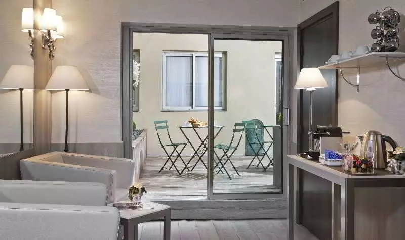 Hotel Longchamp Elysees