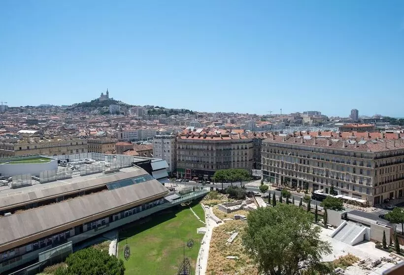 ホテル Mercure Marseille Centre Vieux Port