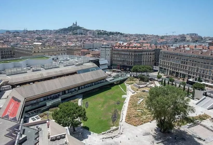 ホテル Mercure Marseille Centre Vieux Port