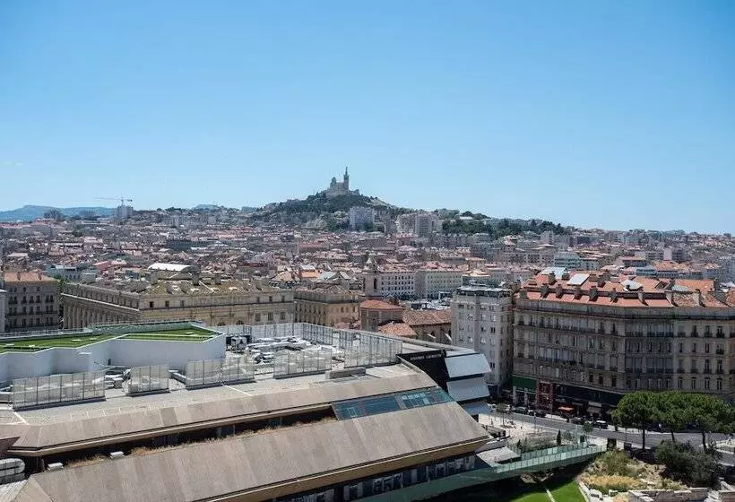 ホテル Mercure Marseille Centre Vieux Port