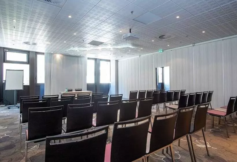 ホテル Mercure Marseille Centre Vieux Port