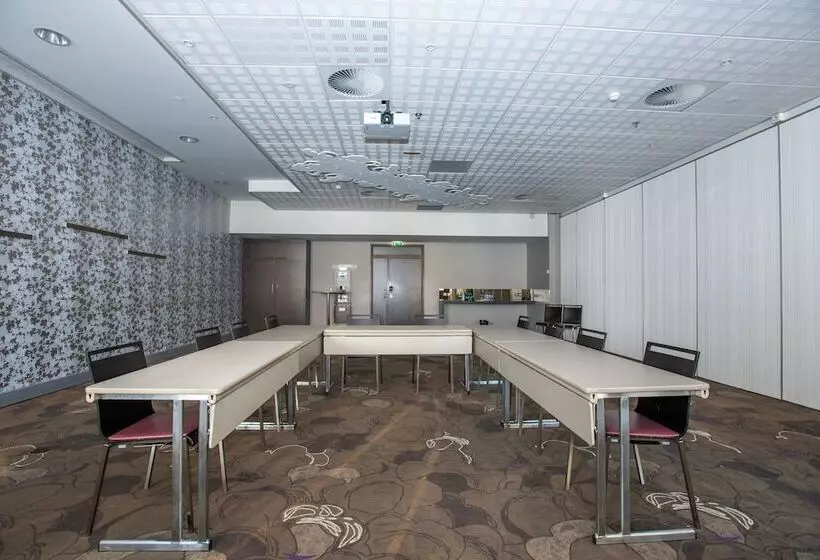 ホテル Mercure Marseille Centre Vieux Port