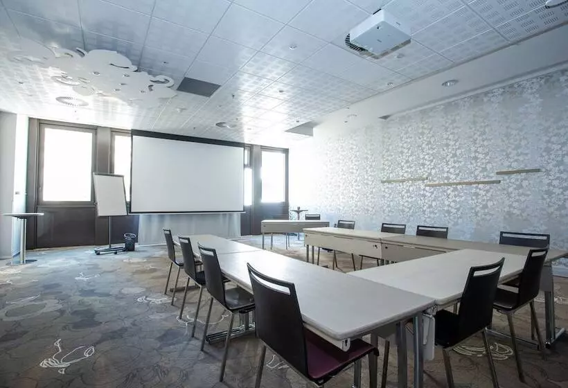 ホテル Mercure Marseille Centre Vieux Port