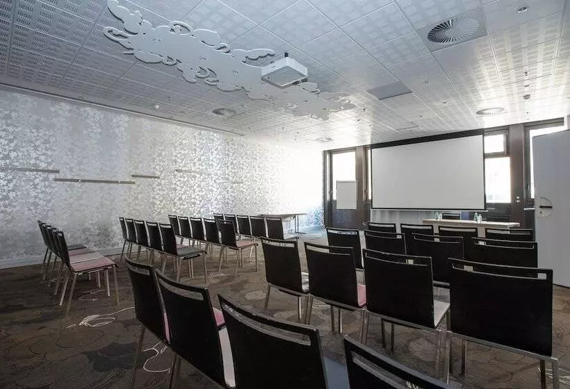 ホテル Mercure Marseille Centre Vieux Port