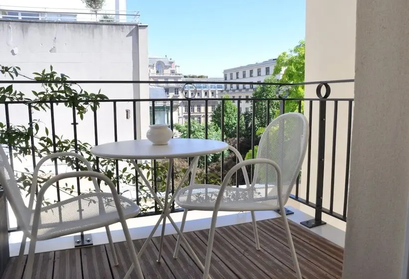 Hotel Perpetual Elysée Montaigne