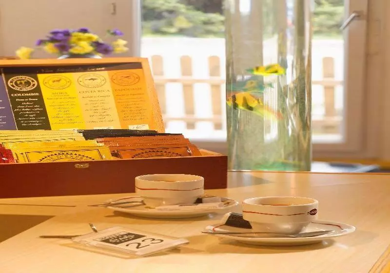 Otel Guestready Séjour Familial Charmant à Antibes