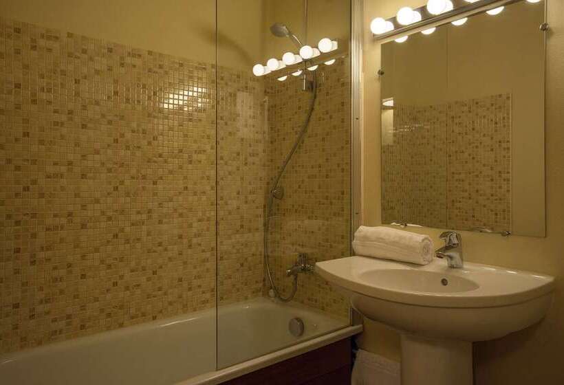 ホテル The Originals City, Hôtel Solana, Niort Est Mendesfrance