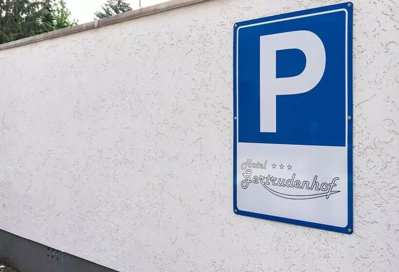 هتل Gertrudenhof