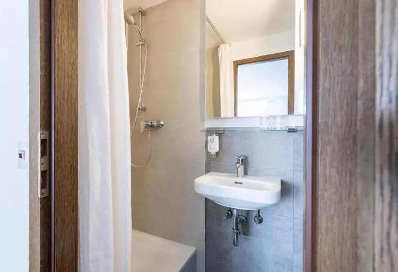 Theambassador Hotel I Essen City