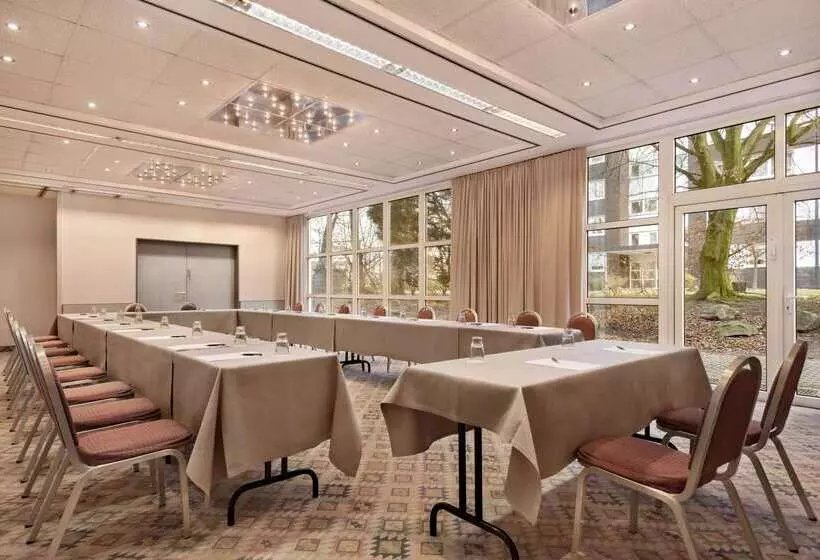 בית מלון כפרי Ramada By Wyndham Bottrop City