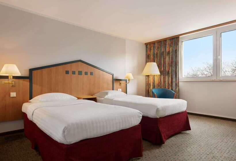 בית מלון כפרי Ramada By Wyndham Bottrop City